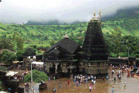 nashik to trimbakeshwar shiva distance.